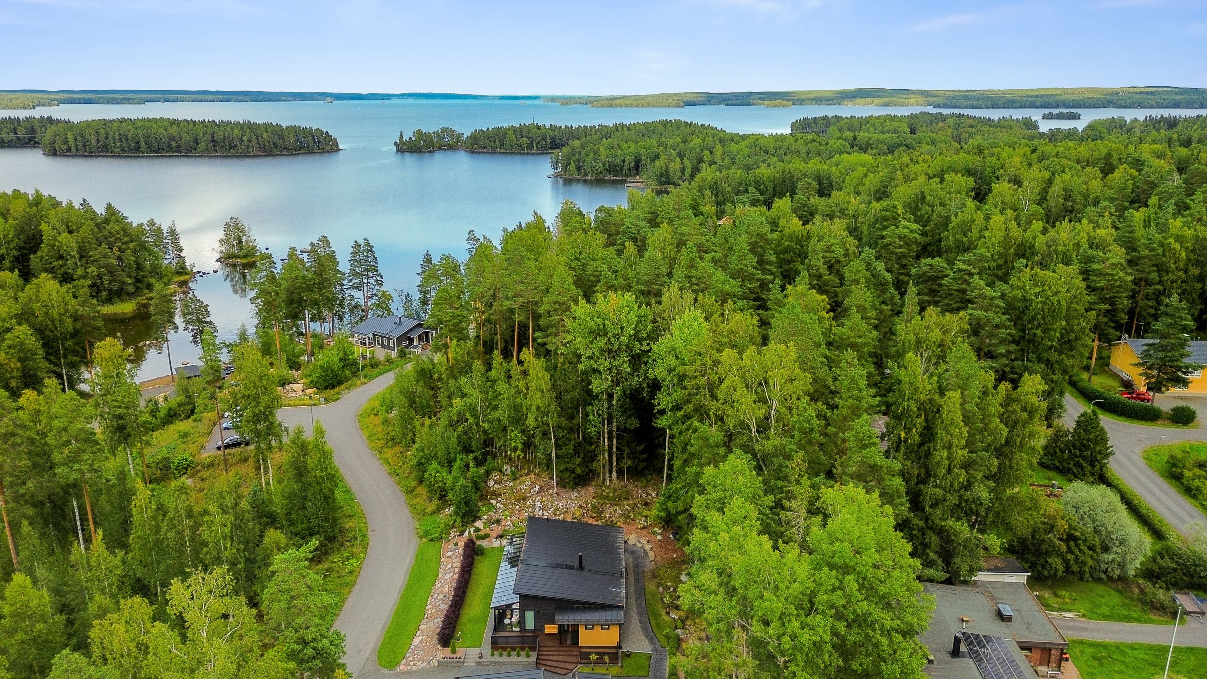 Ahertajankuja 4, Valkeakoski