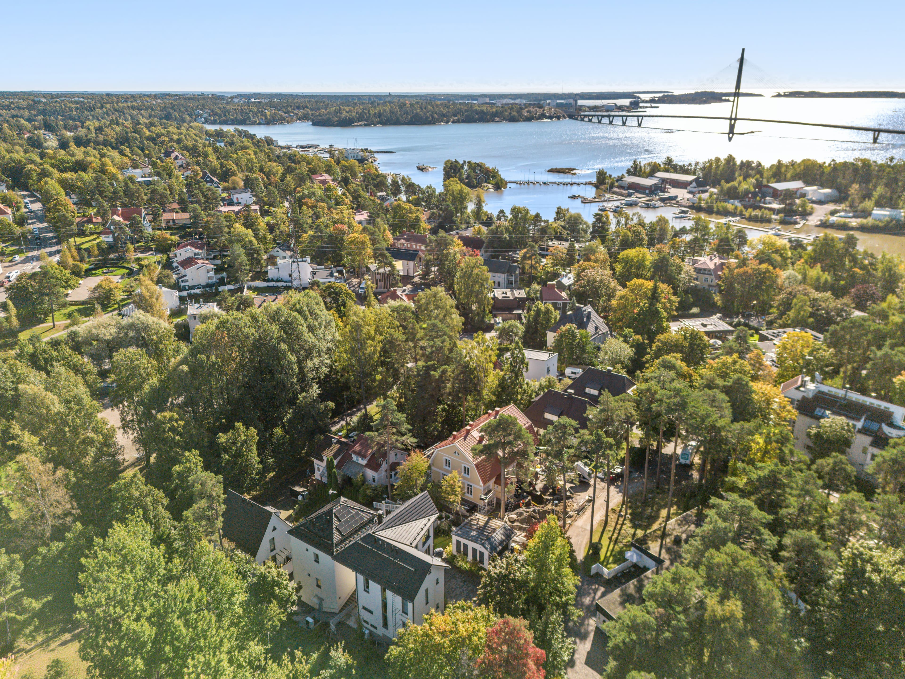 Vuorineuvoksentie 8, Helsinki
